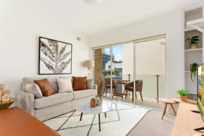 Tamarama Beachside Retreat with Views